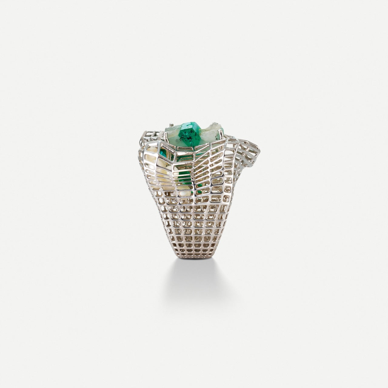 Cagey Distorted Ring