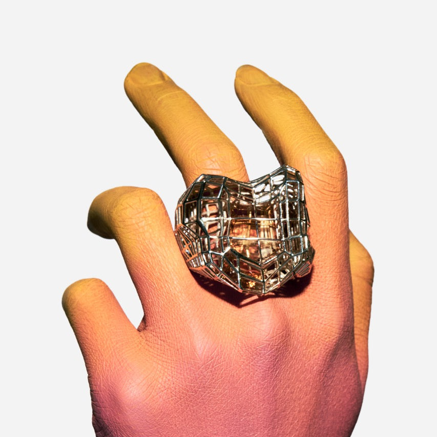 Cagey Distorted Ring