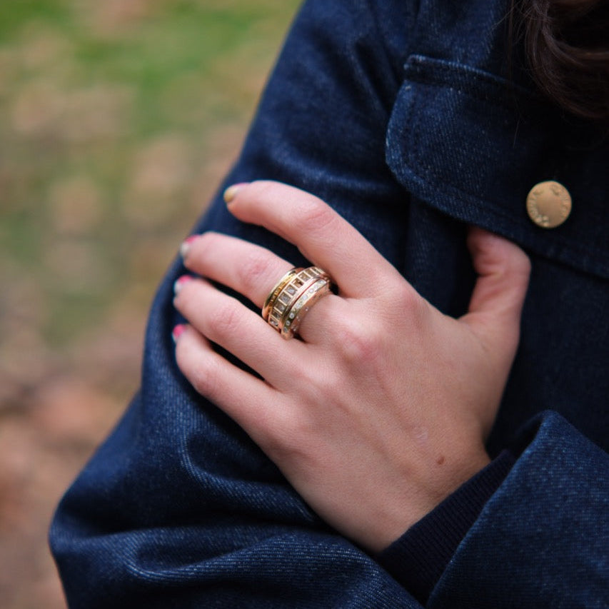 Cagey Banded Ring