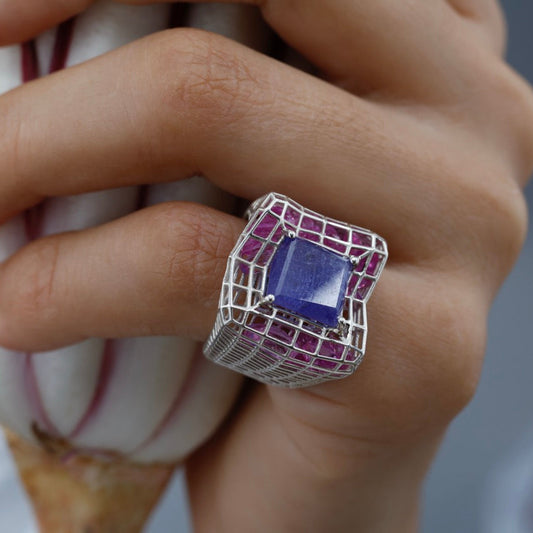 Cagey Distorted Ring