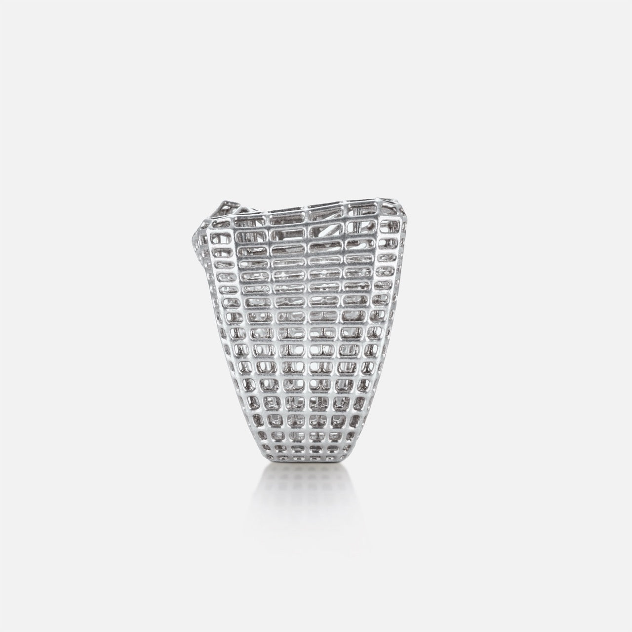 Cagey Distorted Ring