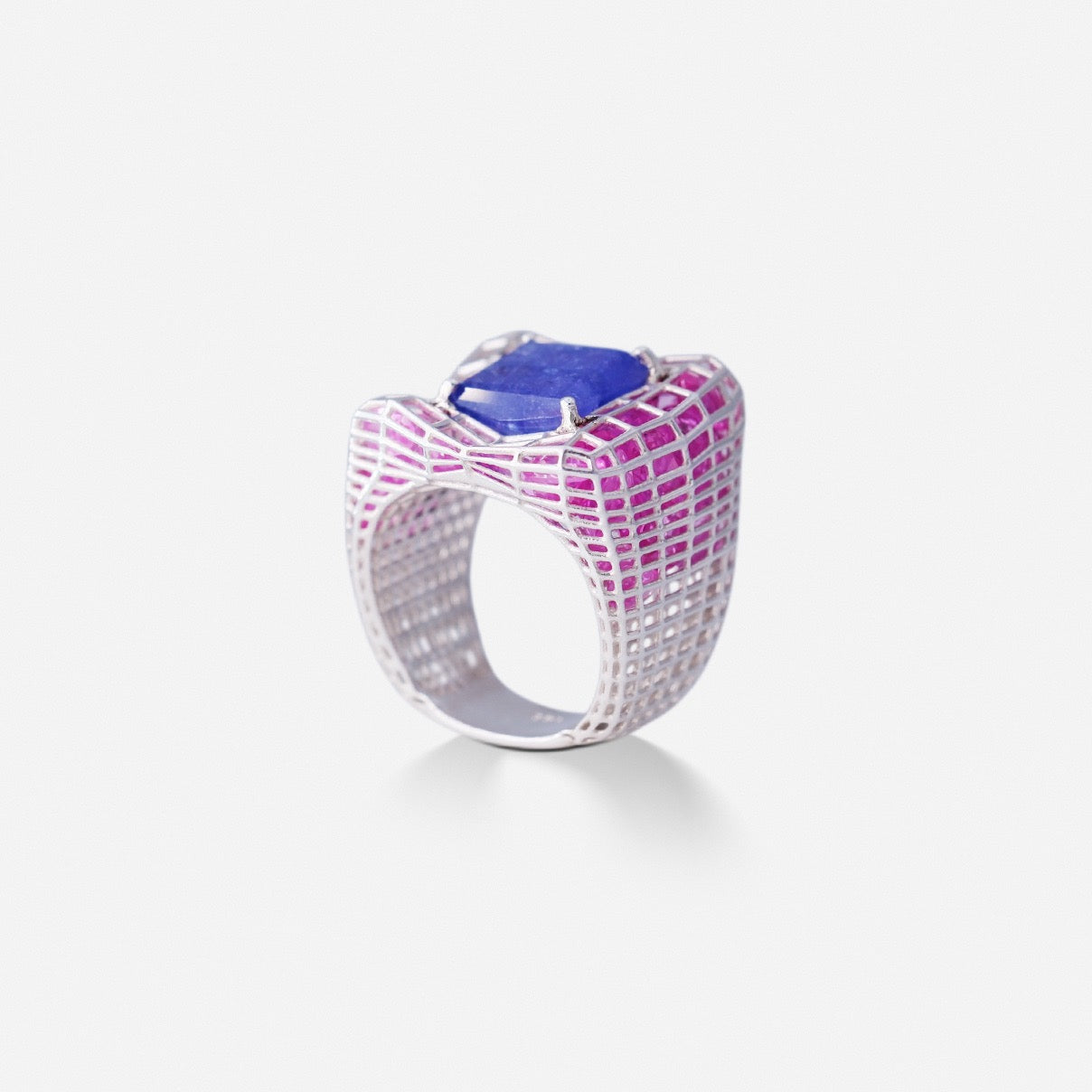 Cagey Distorted Ring