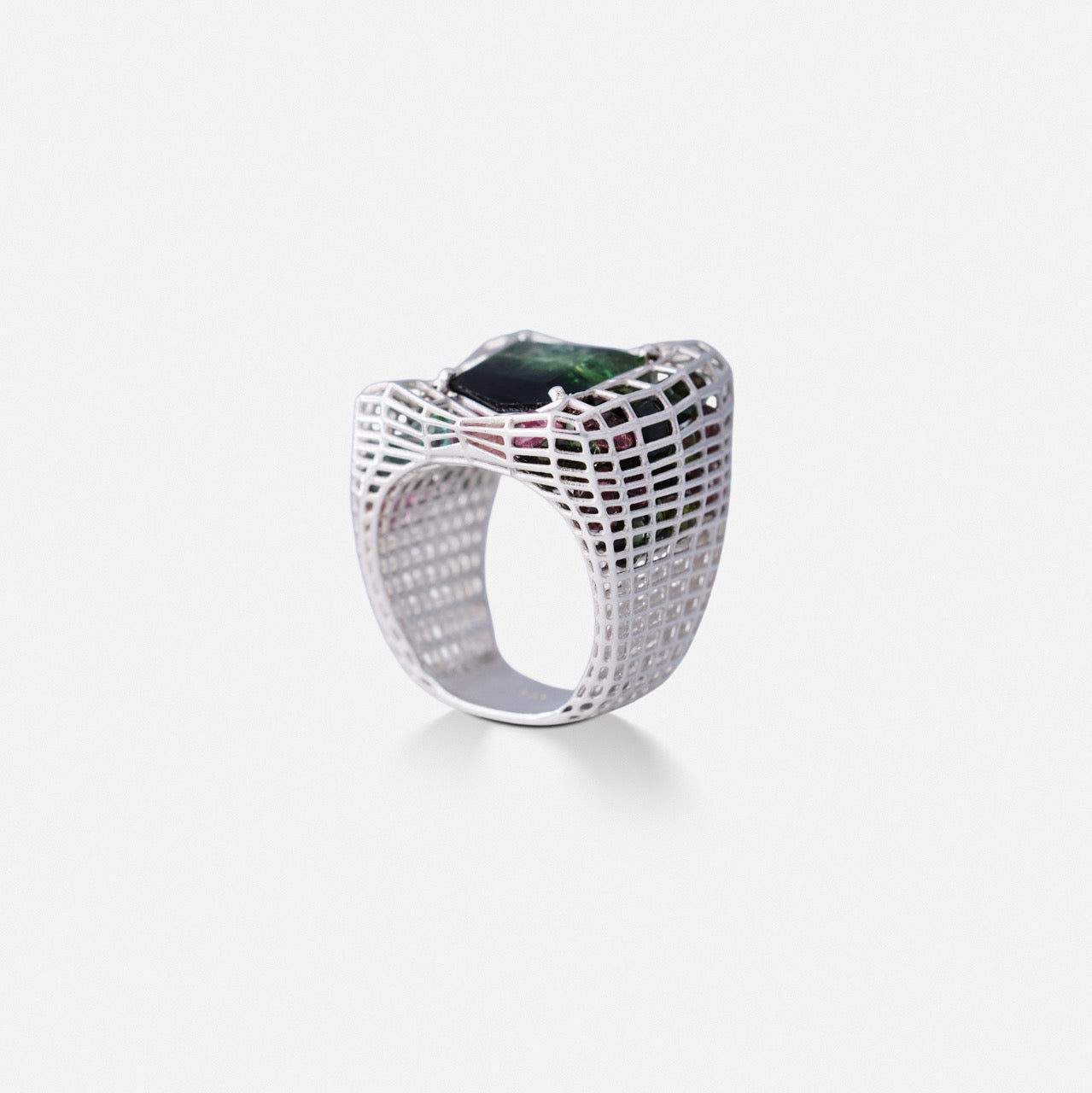 Cagey Distorted Ring