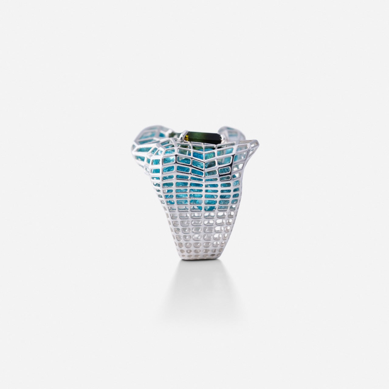 Cagey Distorted Ring