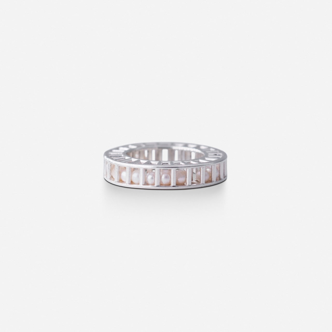Cagey Banded Ring