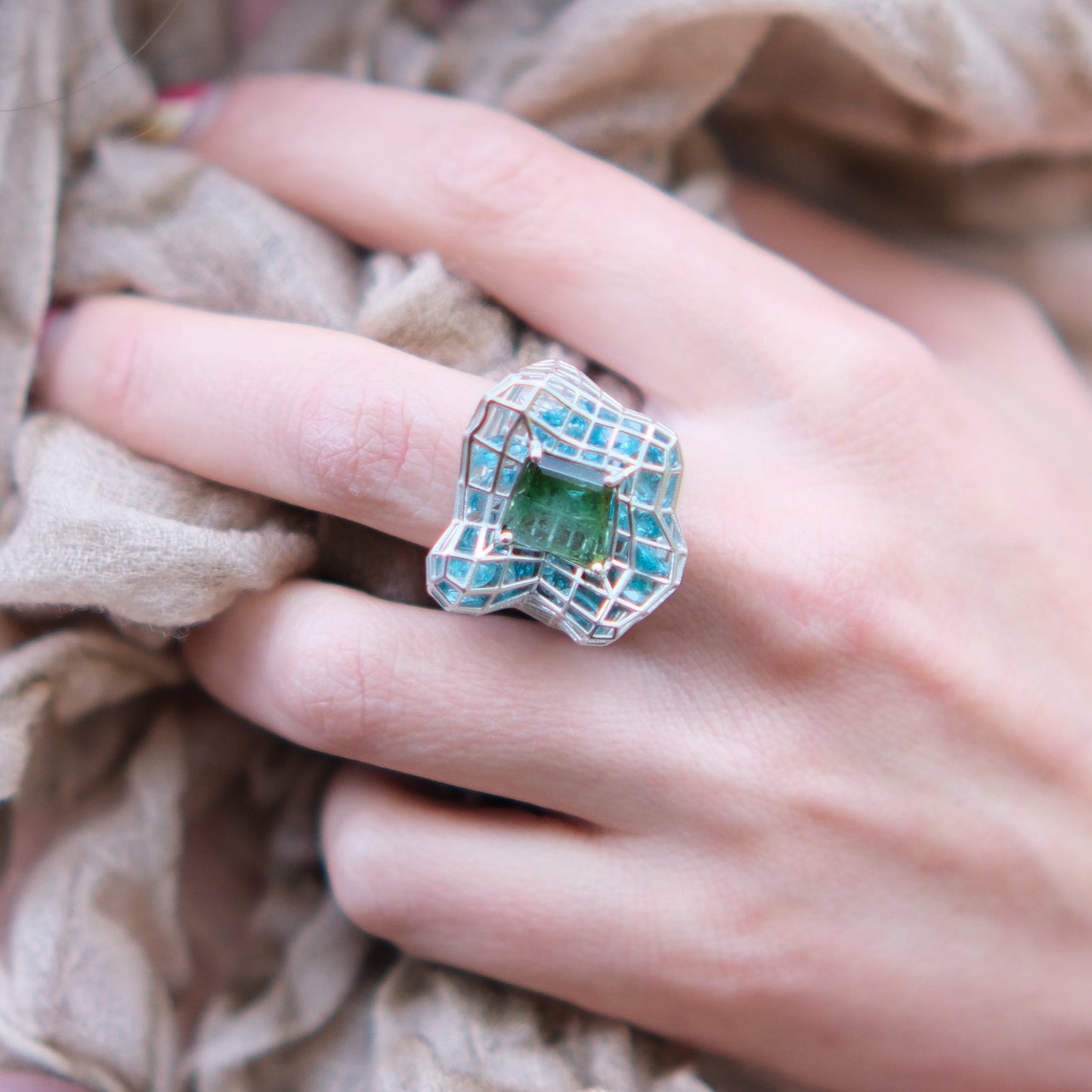 Cagey Distorted Ring