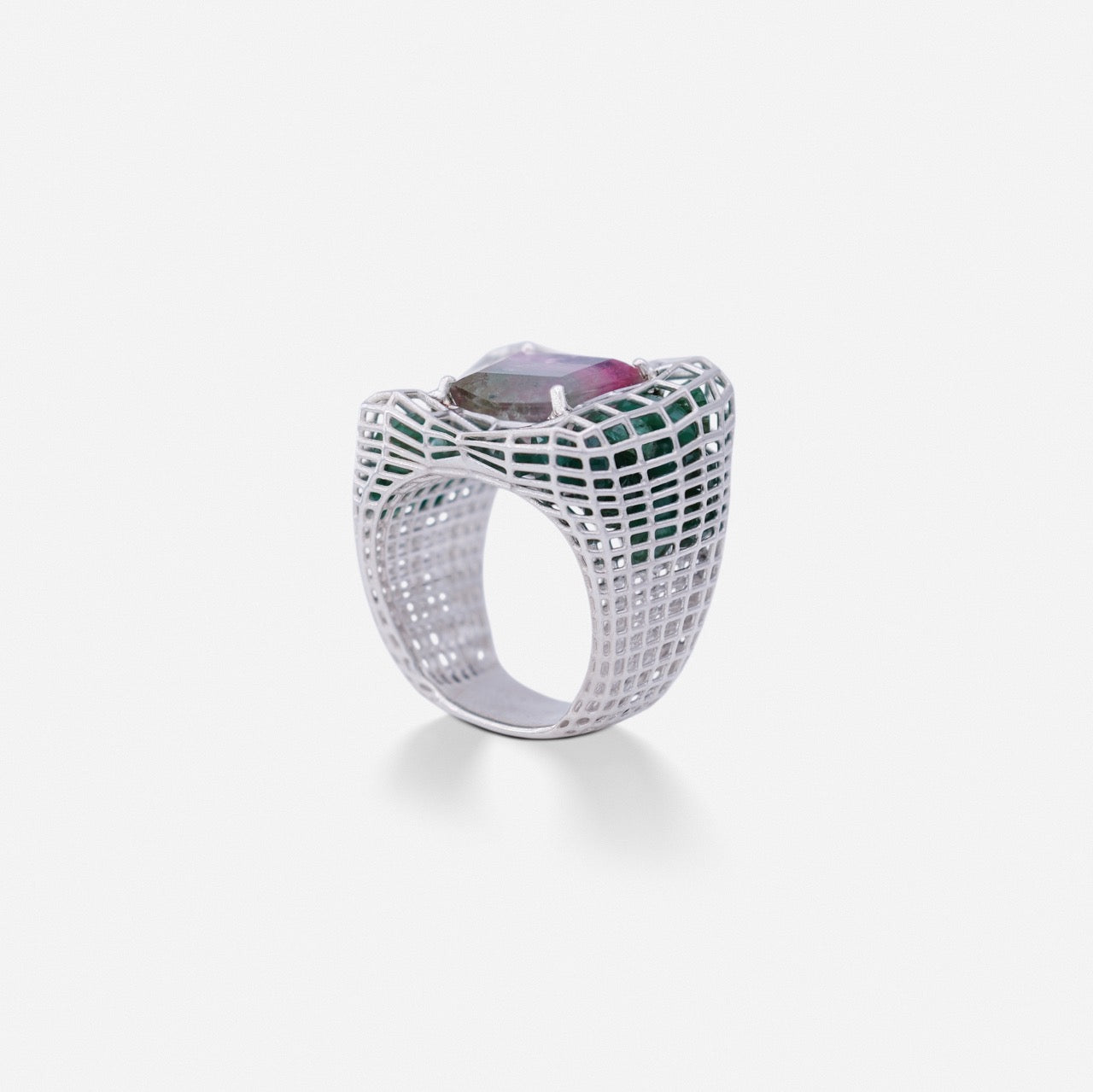Cagey Distorted Ring