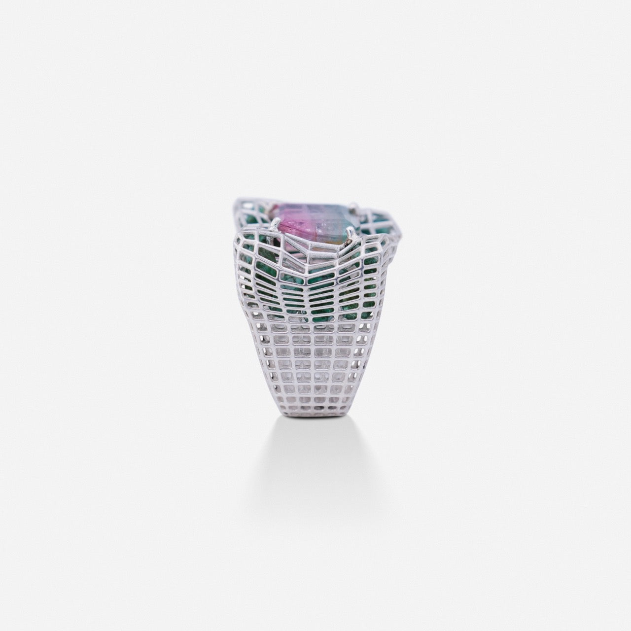 Cagey Distorted Ring