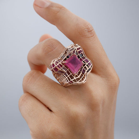 Cagey Distorted Ring