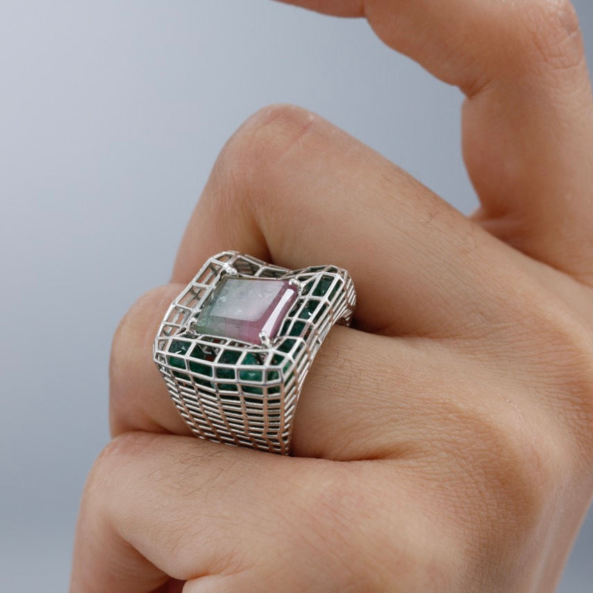 Cagey Distorted Ring