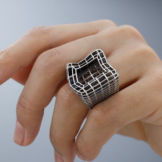 Cagey Distorted Ring