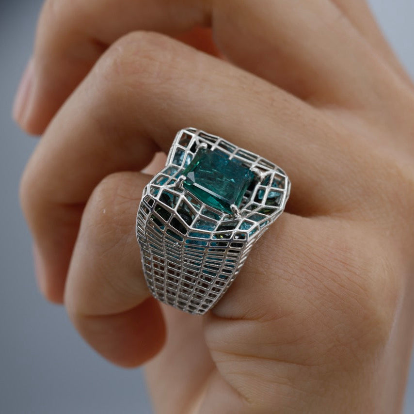 Cagey Distorted Ring