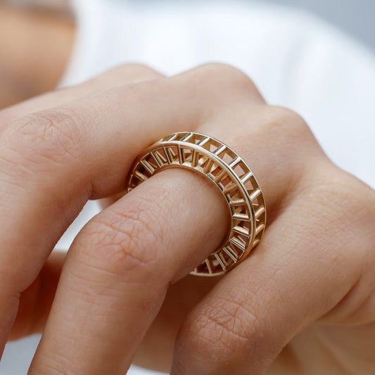Cagey Banded Ring